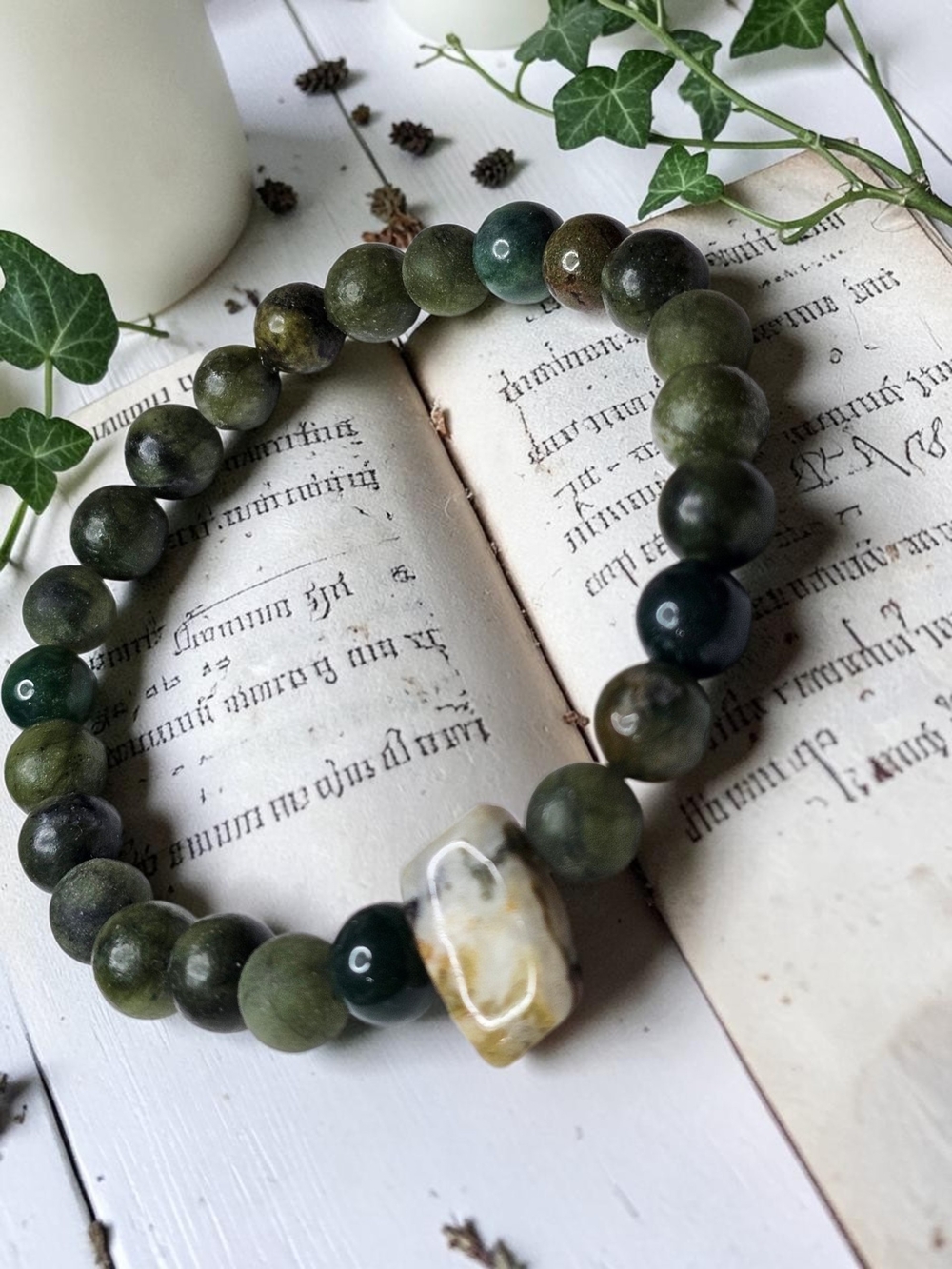 Green Moss Agate Beaded Stretch Bracelet - Natural Green Stone